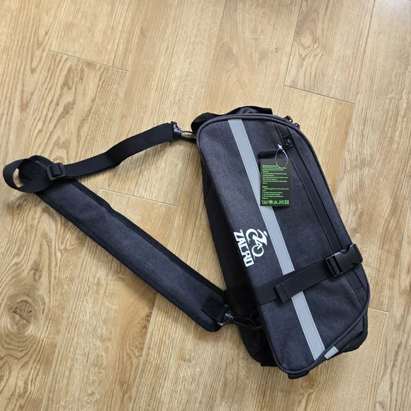 NEW 🆕️ Bike Rack Bag. Waterproof/Convertible Cycling Rear Rack Pack ZACRO - Picture 5 of 9